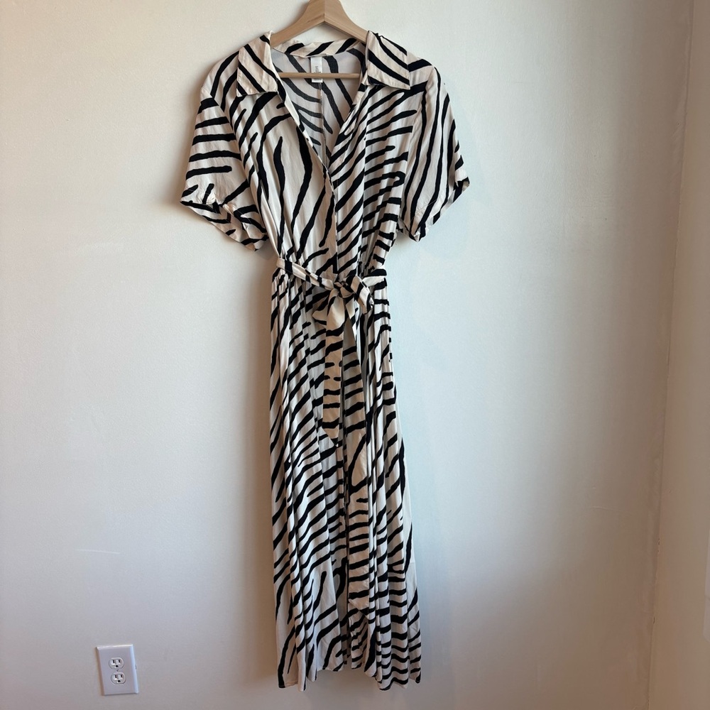 H&M Zebra Print Tie Belt Button-Down Shirt Dress – Size Large - Picture 2 of 7